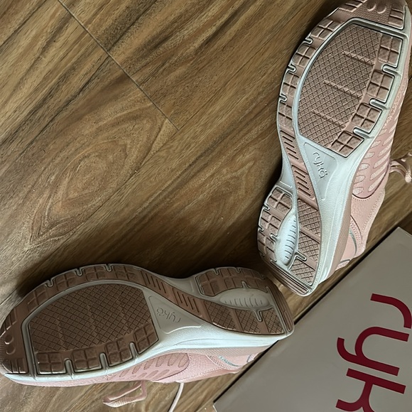 Ryka Walking, Rae - Picture 2 of 3